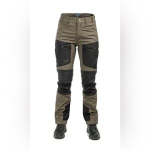 ARRAK OUTDOORS ACTIVE STRETCH PANTS LADY GREEN(SHORT) SIZE 40
Minimal Wear